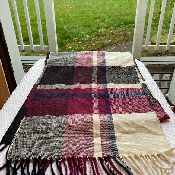 Cashmere Blend Scarf Cranberry Black Plaid Fringe - Picture 2 of 3